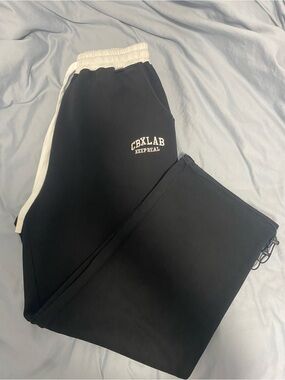 CBX LAB Black and white baggy sweatpants